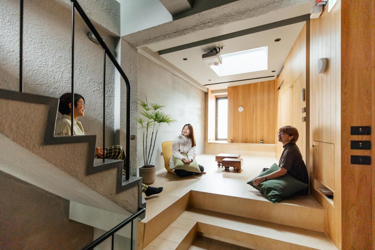 J Youai House 珍友愛 景觀包棟民宿 Tainan Exteriör bild