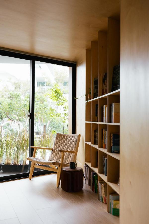 J Youai House 珍友愛 景觀包棟民宿 Tainan Exteriör bild