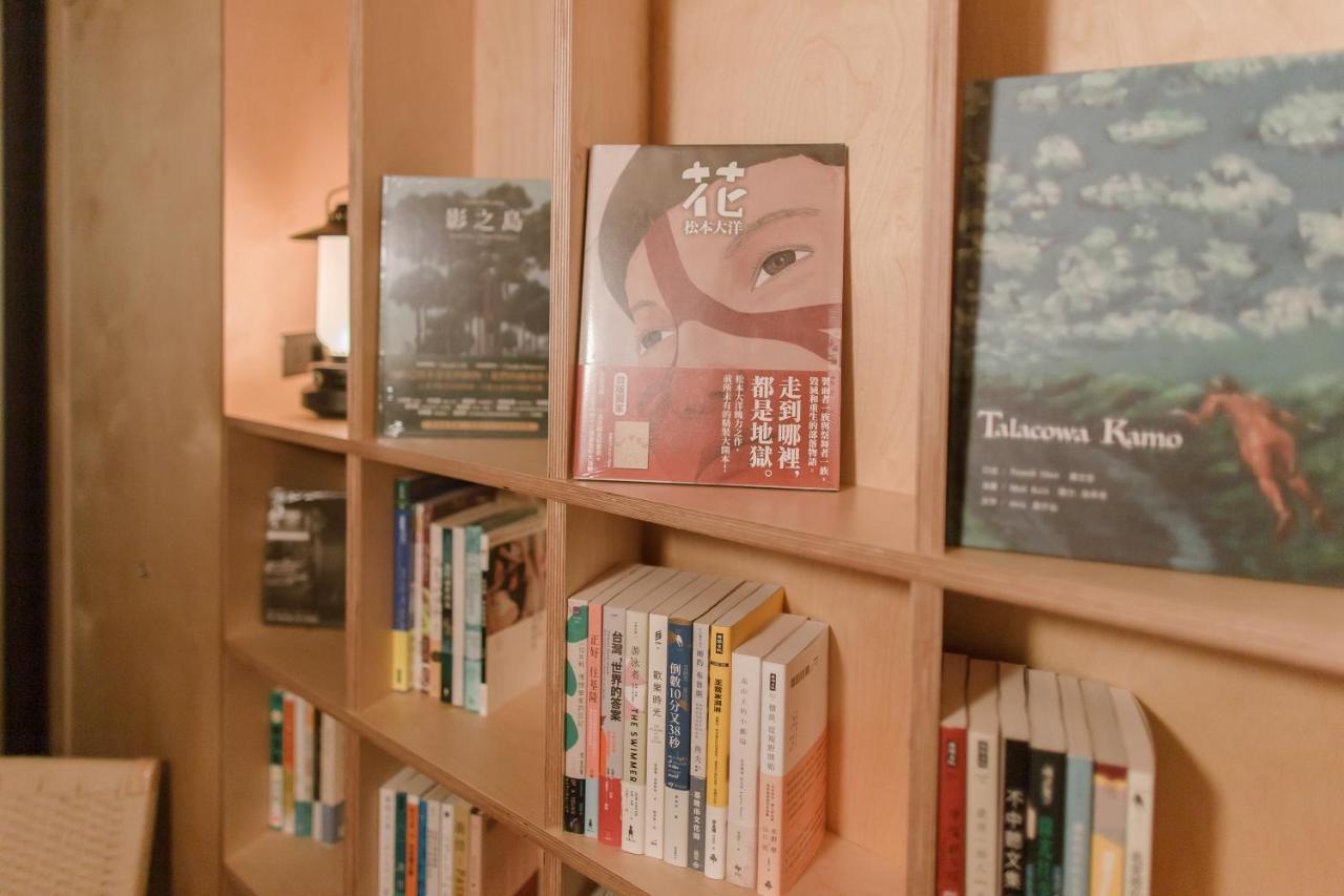 J Youai House 珍友愛 景觀包棟民宿 Tainan Exteriör bild